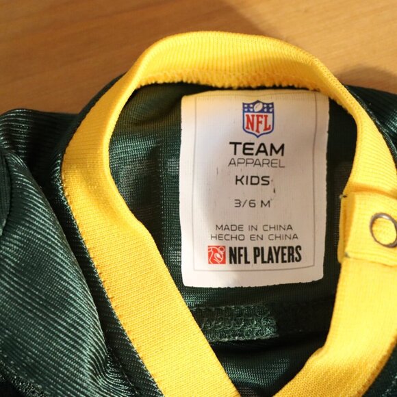 NFL Packers  jersey onesie, #12, Aaron Rogers, snaps at shoulder and bottom, - Picture 4 of 7